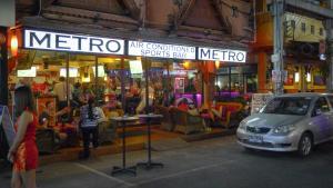 Metro Apartments