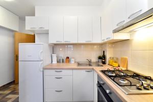 Block Apartment Maks