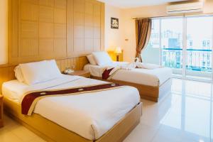 Metro Deluxe Double or Twin Room room in Metro Point Bangkok