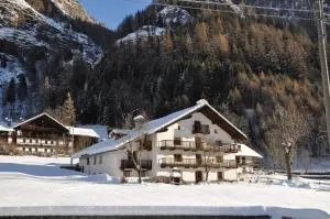 Flora Alpina apartments-Residenza Verdebjo - Castel