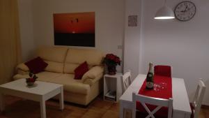 Bonito, luminoso, cerca del mar con Parking