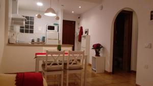 Bonito, luminoso, cerca del mar con Parking