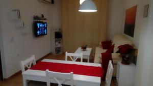 Bonito, luminoso, cerca del mar con Parking