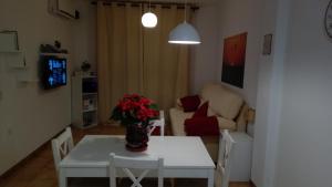 Bonito, luminoso, cerca del mar con Parking