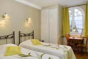 Hotels Logis Manoir De La Giraudiere : Chambre Simple