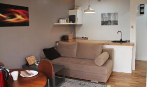 Brown Apartment by GdanskHomes