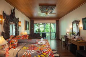 Tropica Bungalow Beach Hotel