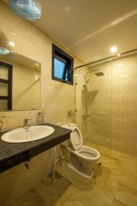 Phòng Deluxe Giường Đôi Có Ban Công (Deluxe Double Room with Balcony)