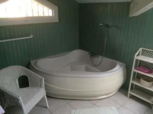 Maisons de vacances Maison landaise moderne piscine chauffee spa : photos des chambres
