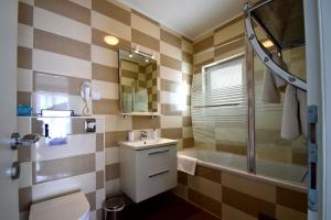 87 Stairs Apartments