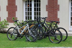 Hotels Le Chateau de la Tour : photos des chambres