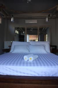 Phòng Deluxe Giường Đôi Nhìn Ra Vườn (Deluxe Double Room with Garden View)