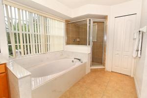 Six-Bedroom Holiday Home room in Six-Bedroom Villa 203