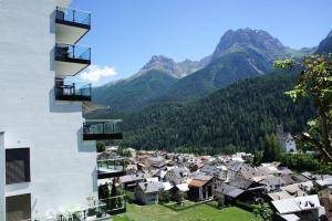 Apartment with Mountain View room in Chasa Miramunt 4