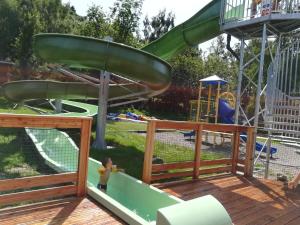 Campings Camping Les Vernieres La Bourboule Sancy : photos des chambres