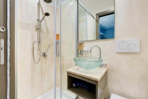 Small Double Room room in Easy Budget Colosseo 