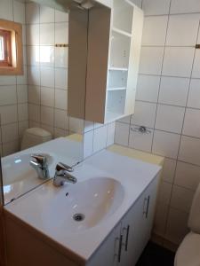 Knutebu Two-Bedroom Cottage