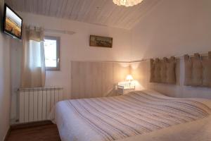 B&B / Chambres d'hotes Ecuries Sainte Croix : photos des chambres