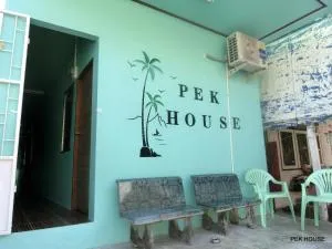 Pek House - Пхукет
