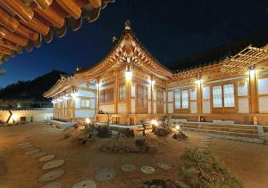 Cheonggong Hanok Stay