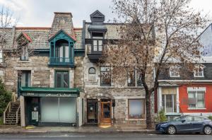 Montreal Styled 2 BR Apartment on St-Denis Street