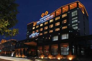 A Hotelcom Luxury And Cheap Accommodation In Heng Mien - 