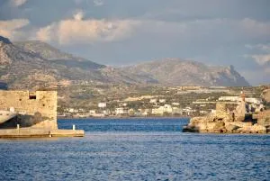 LIVAS Apartment - 依拉佩特拉