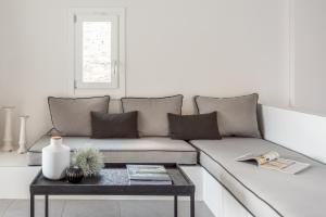 Eneos Kythnos Beach Villas-Elegant and Comfort Villas