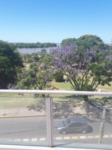 Frente al Río