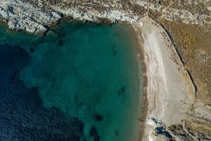 Eneos Kythnos Beach Villas-Elegant and Comfort Villas