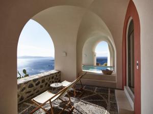 Terra Suite with Private Plunge Pool and Caldera View