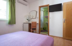 Apartments with parking space Tucepi, Makarska - 14457