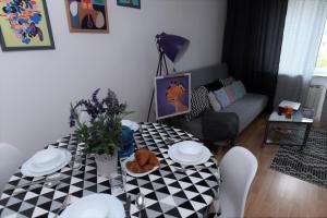 Hello Warsaw! Calm Artistic City Center Apartment