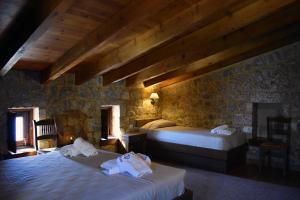 Large Attic (4-6 Adults)