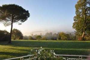 B&B / Chambres d'hotes Chateau Le Tour - Chambres d'Hotes : photos des chambres