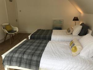 5, Sandleigh Apartment