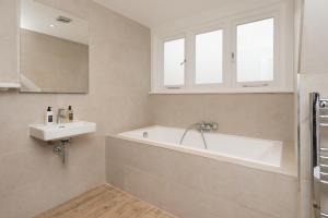 Deluxe Double or Twin Room with Partial Sea View room in Bay Tree Broadstairs
