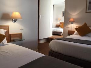 Hotels Les Voyageurs : Chambre Quadruple