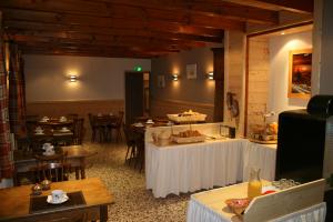 Hotels Logis Hotel & Spa Beau-Site : photos des chambres