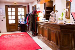 Hotels Hostellerie Saint Florent : photos des chambres