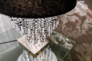 PARKING, AC, 2 Bedroom design flat in the center