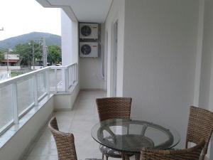 Ótimo Apto. em Bombas