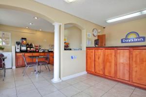 Days Inn by Wyndham Turlock