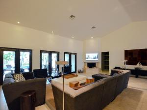 Dolphin Retreat - East Boca Raton