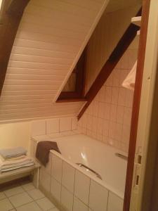 Hotels Auberge Hotel de Tournemire - Cantal : Grande Chambre Double 