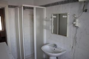 Chambre Lits Jumeaux avec Salle de Bains Privative