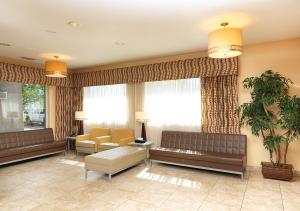 Crystal Inn Hotel & Suites - Salt Lake City