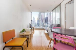 Location & Luxury in Central of Melbourne - 1207, Apartments - Melbourne