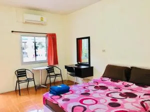 Purinplace - Pluak Daeng