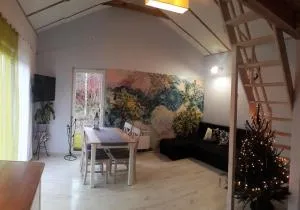 Domek nad jeziorem - Kąkolewo